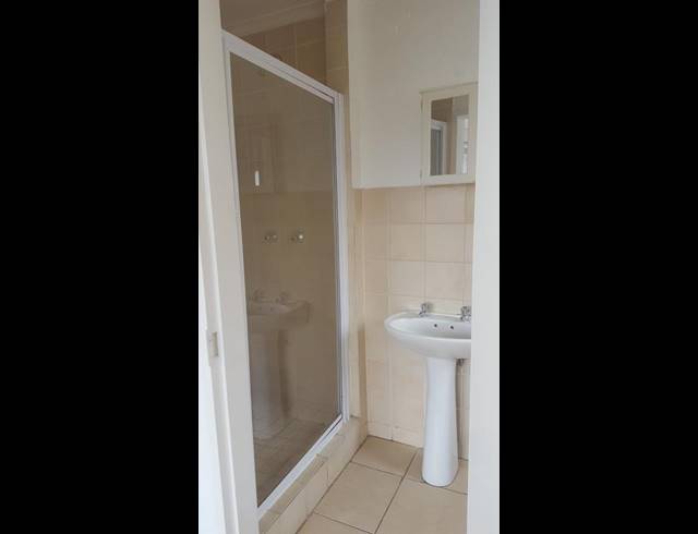 2 BEDROOM PROPERTY TO RENT IN SONNEVELD